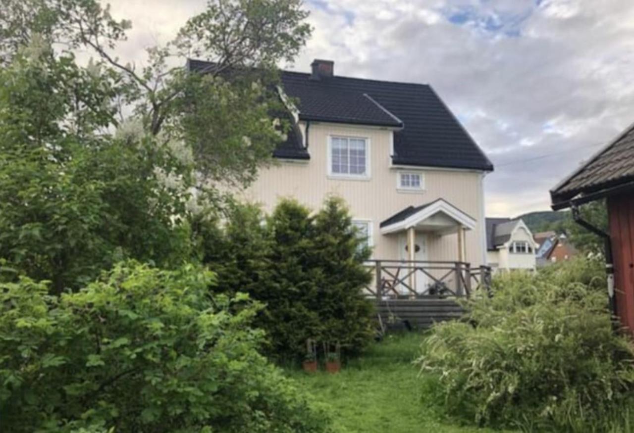 Apartamento Lys Og Sentral Leilighet Med Terrasse Og Hage Lillehammer Exterior foto